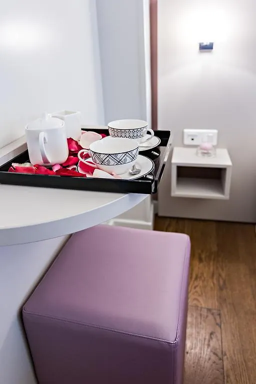 Modern Otel